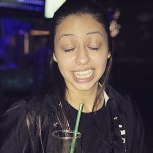 Meet your Posher, Noemi